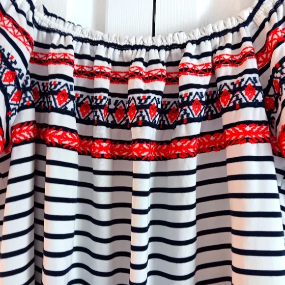 THML Boho Embroidered Peasant Top - Picture 3 of 6